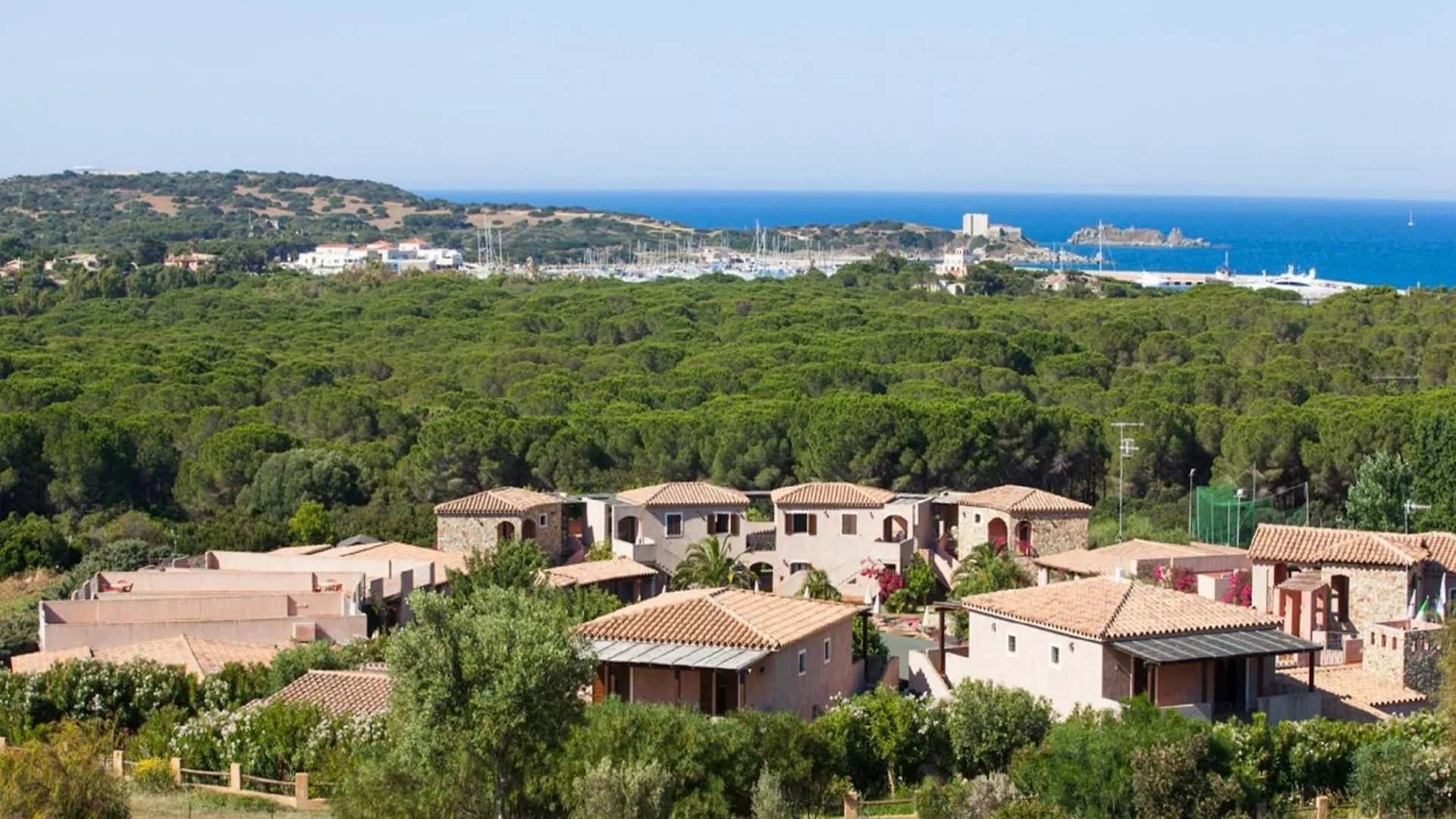 Three-Room Apartment In Residence With Pool Villasimius 0*,  Italië
