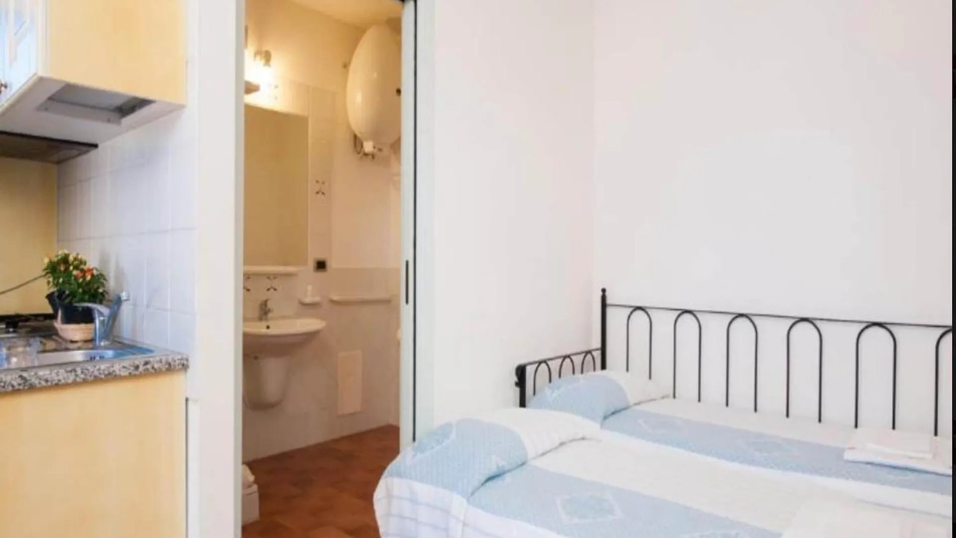 Three-Room Apartment In Residence With Pool Villasimius