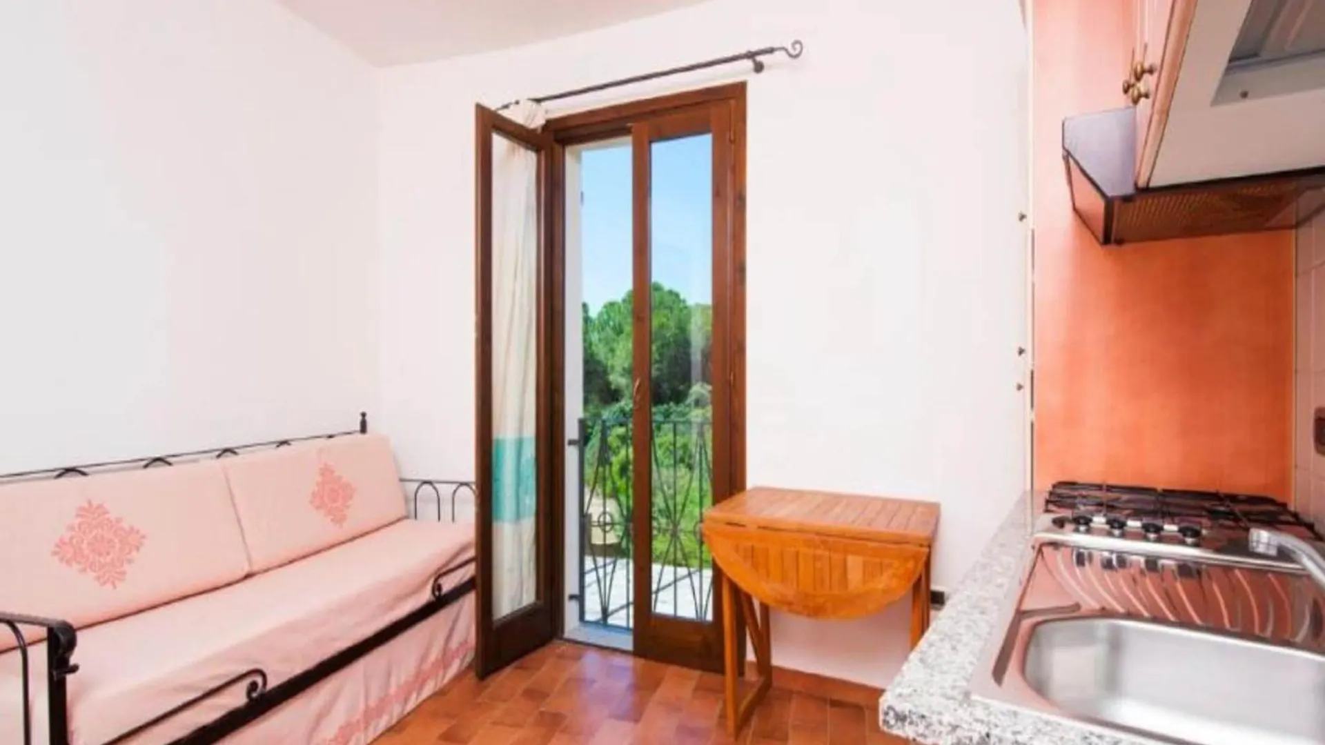 Three-Room Apartment In Residence With Pool Villasimius