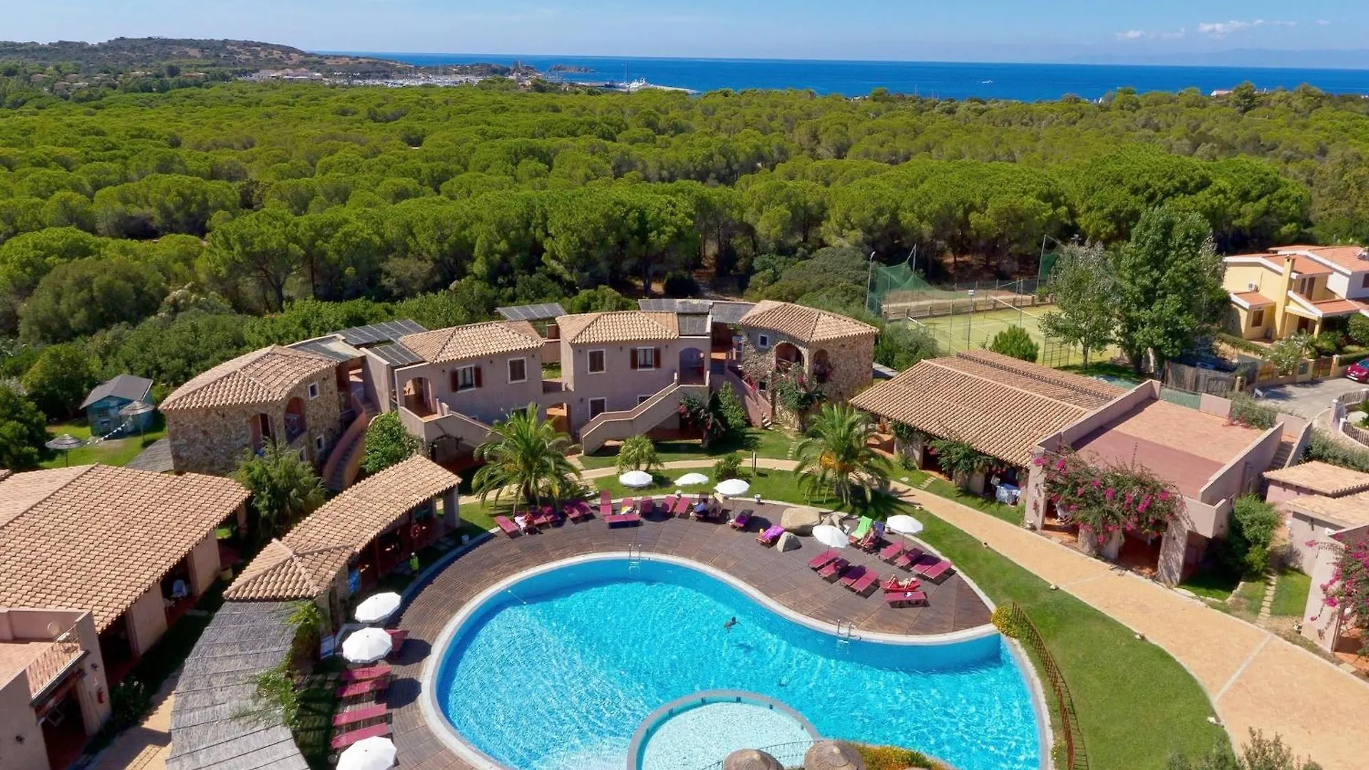 Three-Room Apartment In Residence With Pool Villasimius